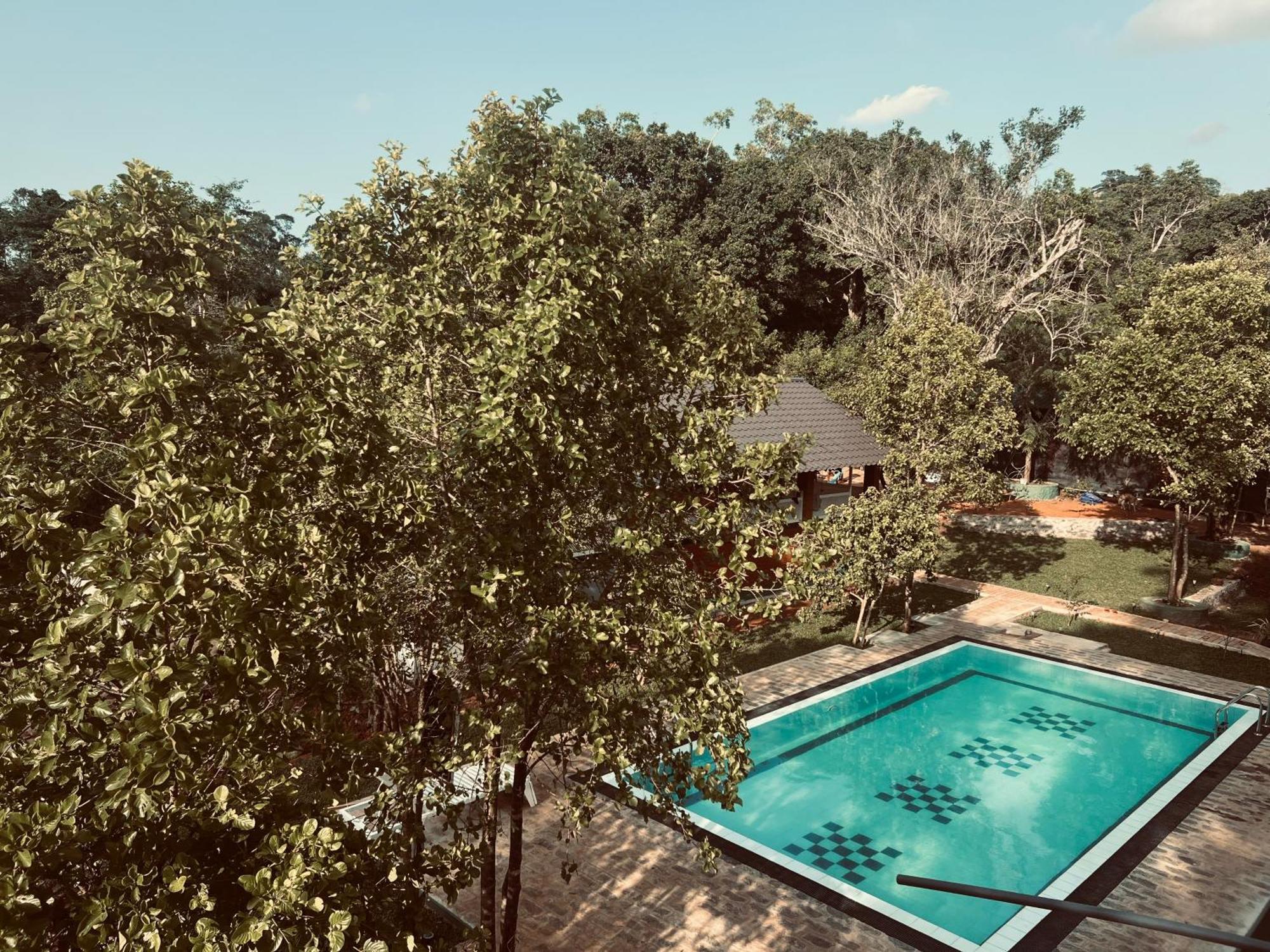 Maapagala Resort Сигирия Экстерьер фото