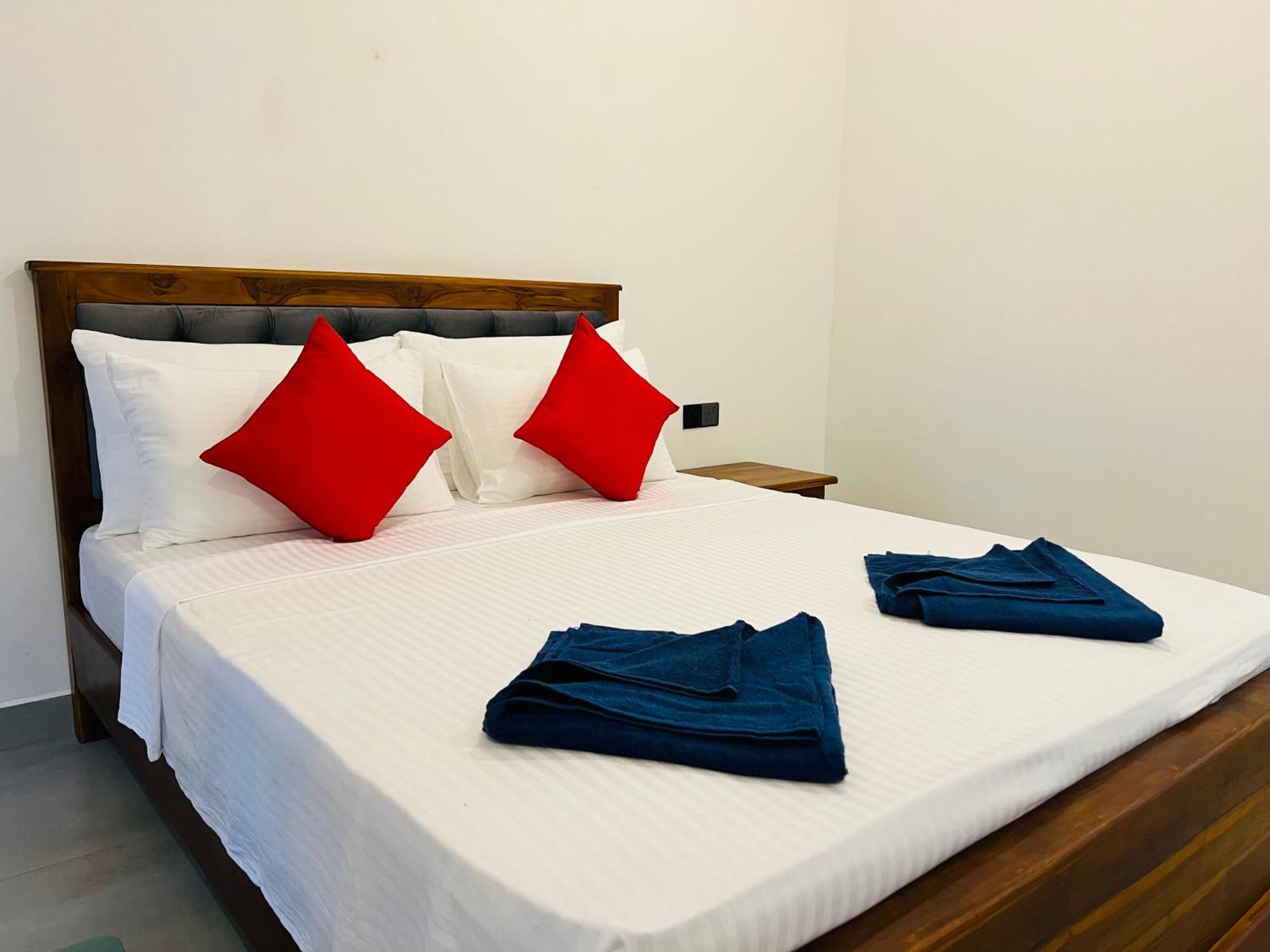 Maapagala Resort Сигирия Экстерьер фото