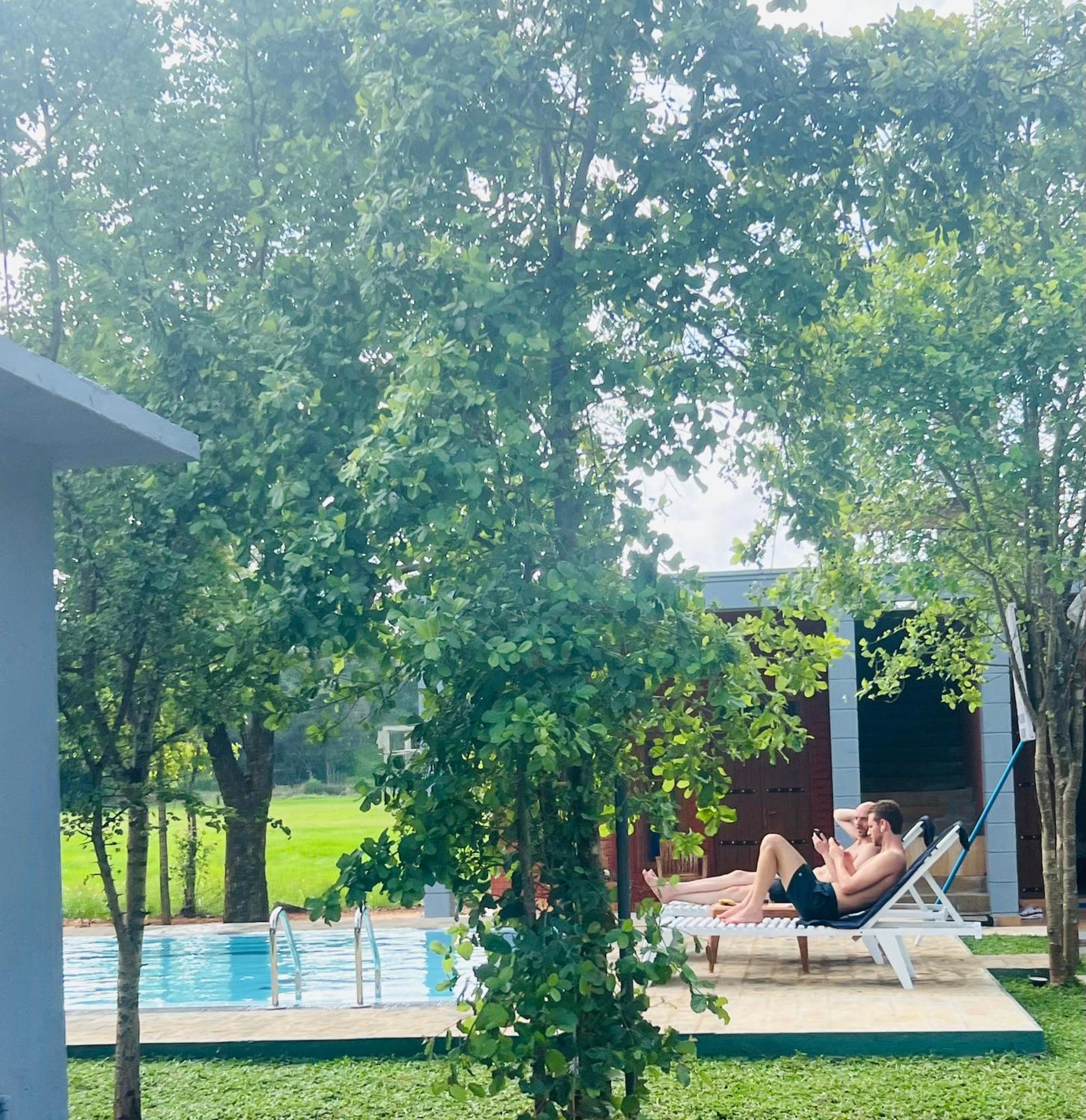 Maapagala Resort Сигирия Экстерьер фото